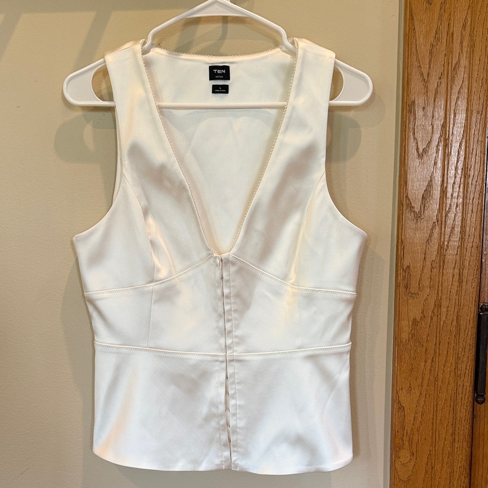 Aritzia Canapé satin top